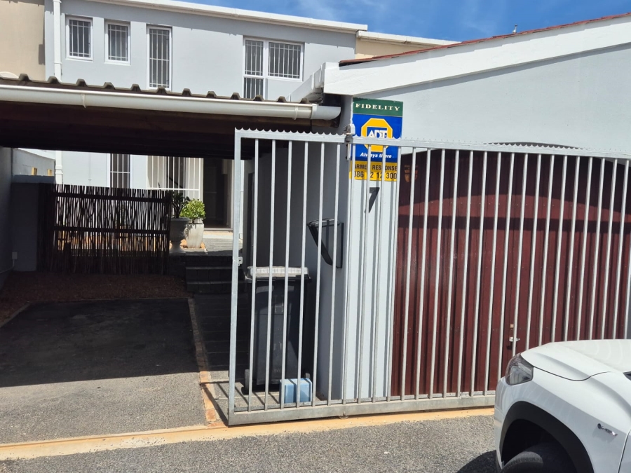 To Let 3 Bedroom Property for Rent in Silverglade Western Cape